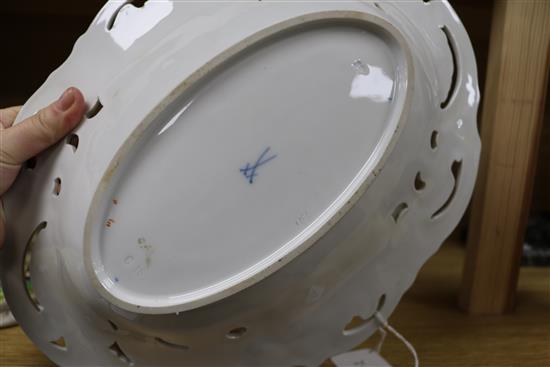 A Meissen jardiniere and an oval dish, early 20th century Dish 33cm length